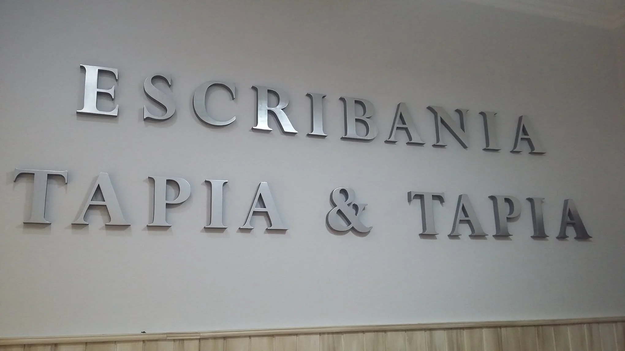Trabajo realizado · Cartelería corpórea